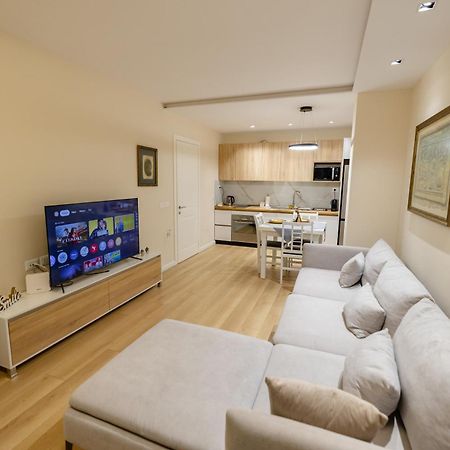 Luxury Center Observatori Apartment Tiranë Luaran gambar
