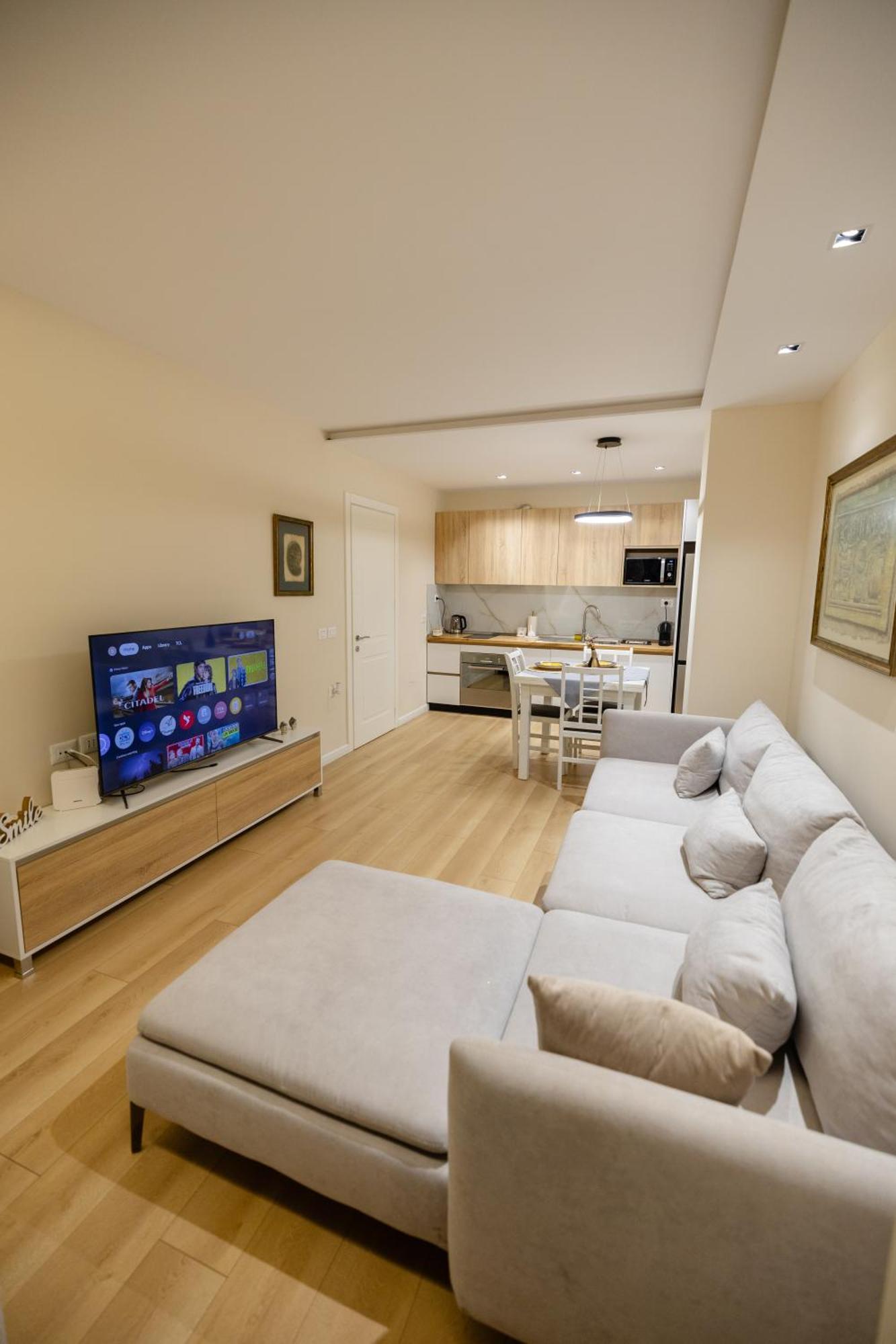 Luxury Center Observatori Apartment Tiranë Luaran gambar