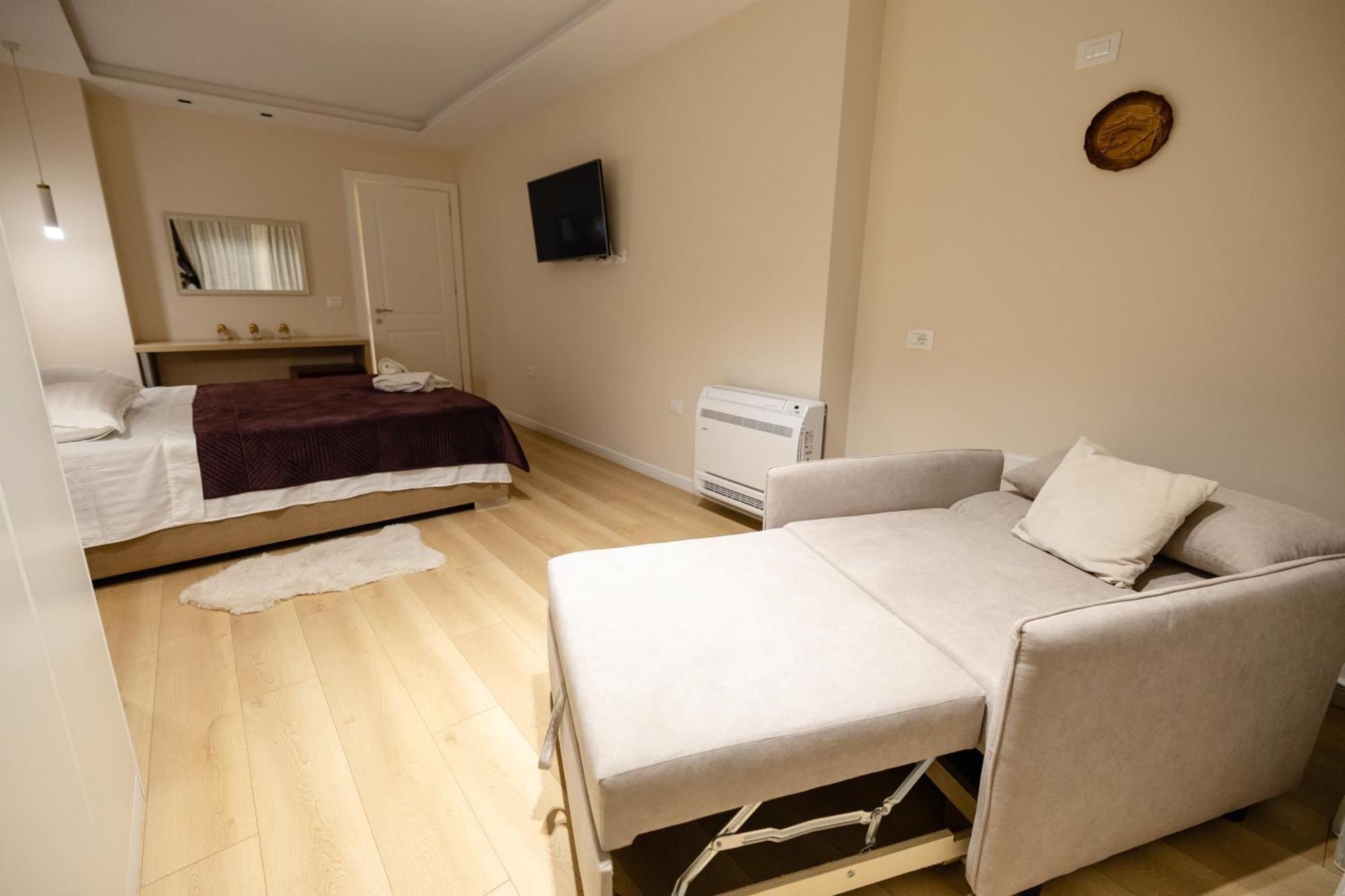 Luxury Center Observatori Apartment Tiranë Luaran gambar