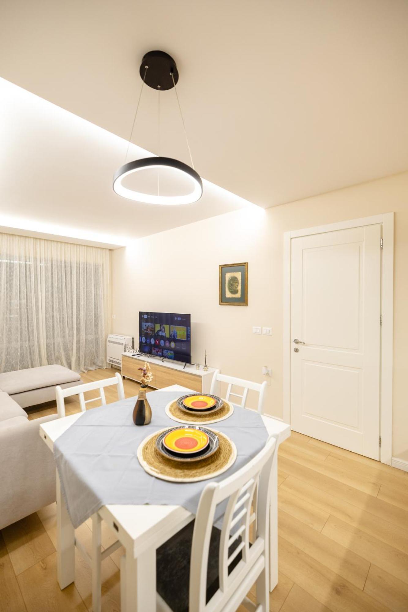 Luxury Center Observatori Apartment Tiranë Luaran gambar