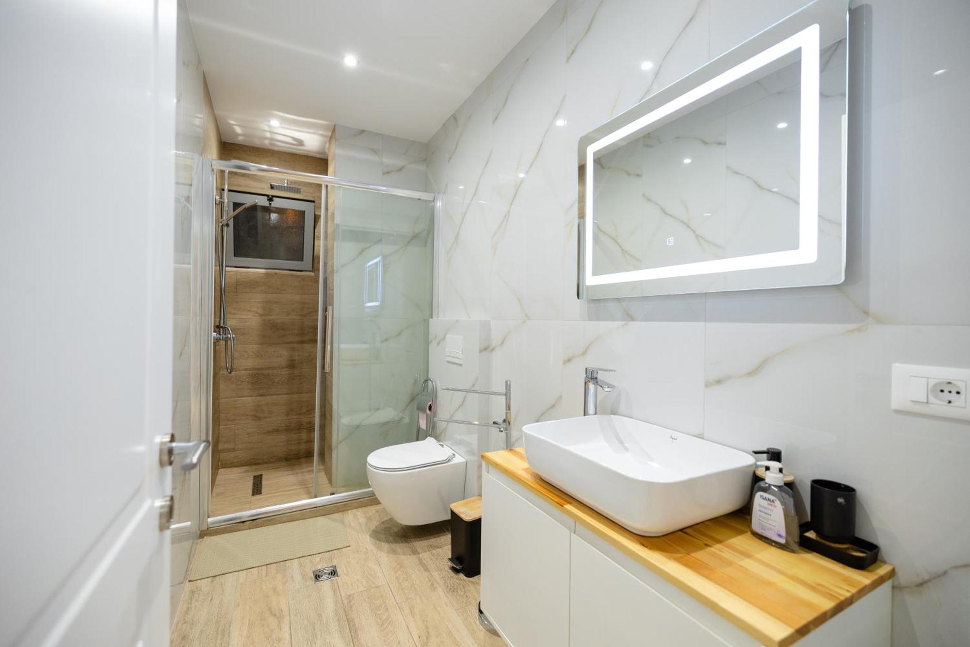 Luxury Center Observatori Apartment Tiranë Luaran gambar