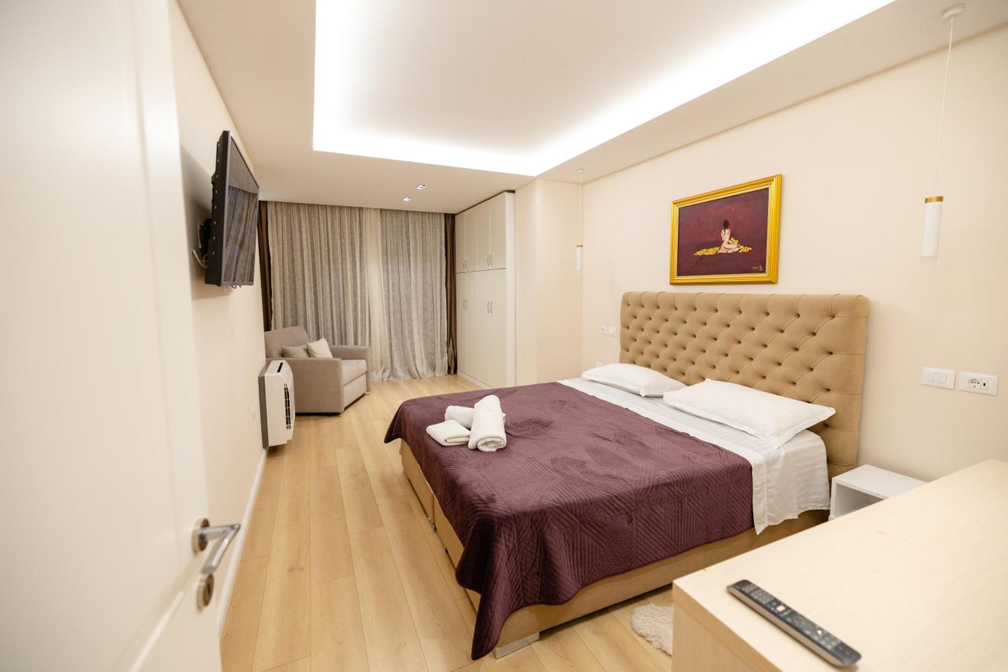 Luxury Center Observatori Apartment Tiranë Luaran gambar