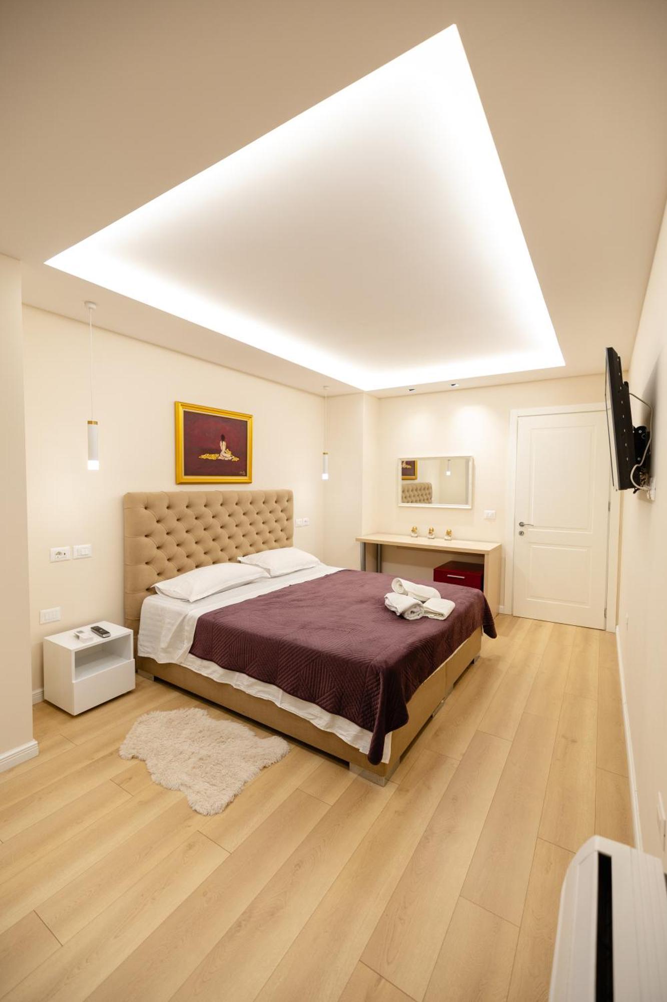 Luxury Center Observatori Apartment Tiranë Luaran gambar