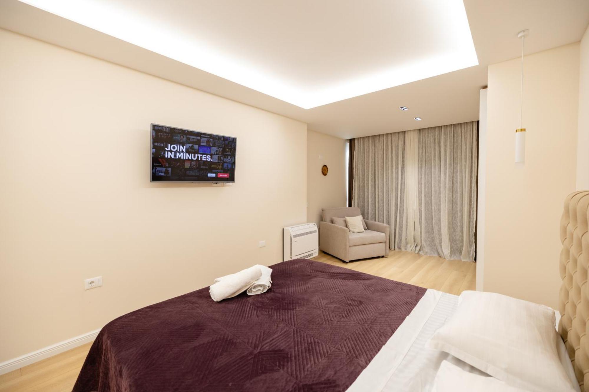 Luxury Center Observatori Apartment Tiranë Luaran gambar
