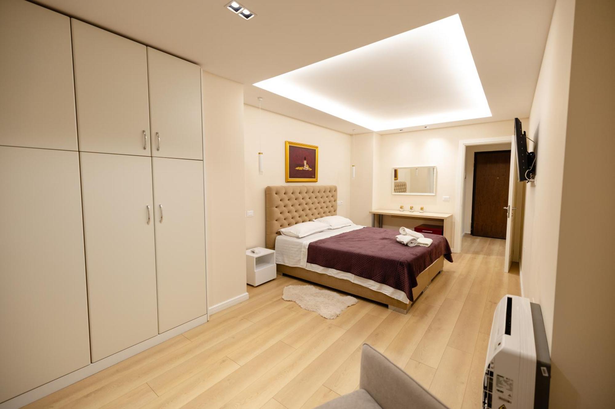 Luxury Center Observatori Apartment Tiranë Luaran gambar