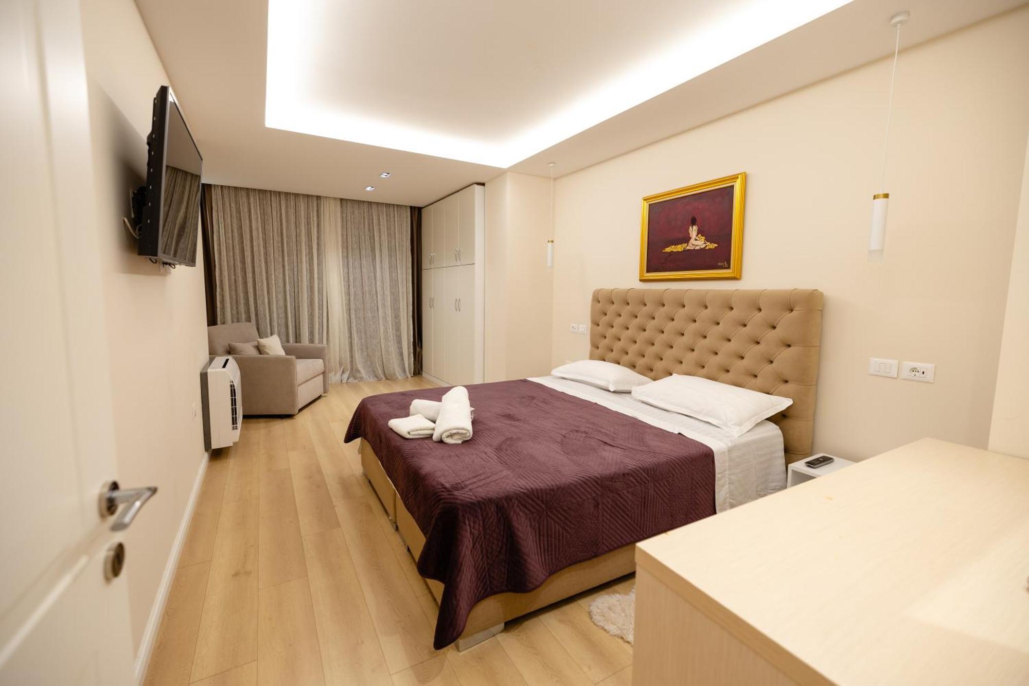 Luxury Center Observatori Apartment Tiranë Luaran gambar