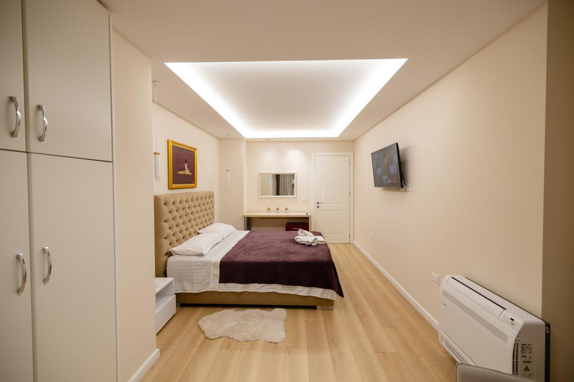 Luxury Center Observatori Apartment Tiranë Luaran gambar
